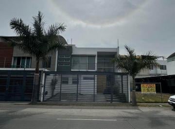 Casa de 3 habitaciones, Zapopan · Hermosa Casa en La Cima, Única en La Zona