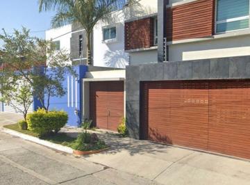 Casa de 5 habitaciones, Zapopan · Renta Para Casa U Oficinas en Jardines de Guadalupe
