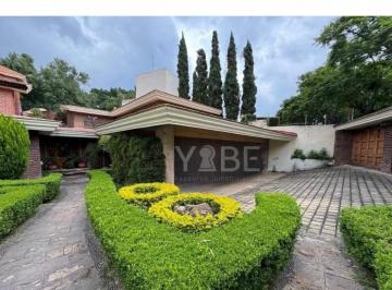 Casa de 4 habitaciones, Zapopan · Casa en Venta Lomas del Valle