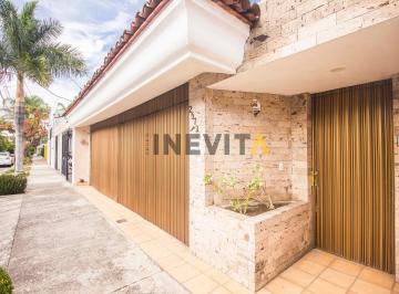 Casa de 5 habitaciones, Guadalajara · Casa en Venta en Bosques de La Victoria, Guadalajara