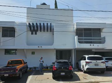 Casa uso de suelo de 5 habitaciones, León · Casa Comercial en Renta en Jardines del Moral