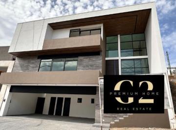 Casa · 460m² · 4 Recámaras · 3 Estacionamientos · Casa en Venta en Bosques de Las Misiones, Santiago Nl
