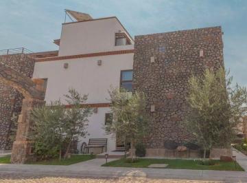 10d6ec37c35e0b86f471e770ec16505c6ac28dc56c64be03b8ab721bf9e50cc3 · Casa en Venta en San Miguel de Allende – Amueblada, Rooftop y Cerca del Centro