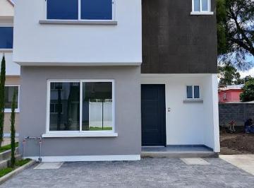 Casa en condominio · 110m² · 3 Recámaras · 2 Estacionamientos · Nueva y Funcional Casa Nueva en El Centro de Zinacantepec