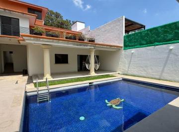 Casa de 2 habitaciones, Cuernavaca · Se Renta Bonita Casa con Alberca en Zona Dorada
