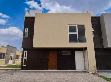 Casa · 200m² · 3 Recámaras · 2 Estacionamientos · Venta de Casa en Metepec Dentro de Residencial Nuevo Cerca de Pabellon Metepec