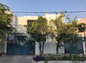 Casa de 5 habitaciones, Guadalajara · Casa en Venta en Col. Ladrón de Guevara