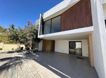 Casa en condominio · 330m² · 5 Recámaras · 2 Estacionamientos · Residencia Nueva en Venta en Fraccionamiento Sao Paulo, Lomas de Angelópolis II, Puebla