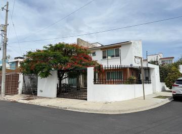 Casa de 3 habitaciones, Querétaro · Casa Dubrovnik - Privada Juriquilla