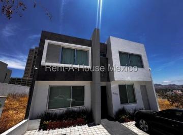 Casa de 3 habitaciones, Querétaro · Casa con Cuarto de Servicio, Sala de Tv, 3 Recámaras. Cumbres del Lago - Venta