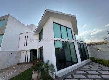 Casa de 3 habitaciones, Querétaro · Casa con Terraza, Área de Tv, 3 Recámaras - Cumbres del Lago, Venta