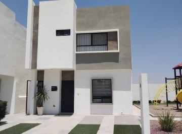 Casa · 120m² · 3 Recámaras · 2 Estacionamientos · Casa en Circuito Cerrado con Amenidades