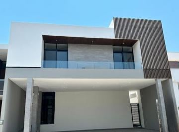 Casa · 362m² · 4 Recámaras · 3 Estacionamientos · Casa en Venta en Laderas Residencial, Monterrey Nl
