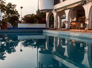 Casa de 5 habitaciones, Cuernavaca · Renta de Espectacular Casa con Bungalow en Zona Dorada