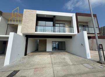 Casa · 190m² · 4 Recámaras · 2 Estacionamientos · Casa en Fraccionamiento Lomas del Mediterráneo