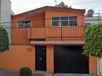 Casa de 4 habitaciones, Azcapotzalco · Bonita Casa en Una Exelente Ubicacion Cerca de Escuelas Parques y Hospitales