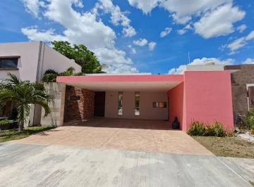 Casa de 3 habitaciones, Conkal · Residencia de Una Planta Totalmente Amueblada en Real Conkal