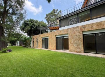 Casa de 5 habitaciones, Cuernavaca · Moderna Casa en Renta con Vigilancia 24hrs