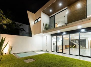 Casa · 242m² · 3 Recámaras · 2 Estacionamientos · Casa en Venta Buenavista
