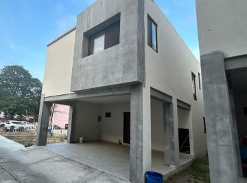 Casa · 205m² · 3 Recámaras · 2 Estacionamientos · Oportunidad Casa en Venta Col. Volantin, Tampico, Inf.