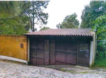 Casa · 569m² · 5 Recámaras · 3 Estacionamientos · Hermosa Casa en Venta en Avandaro