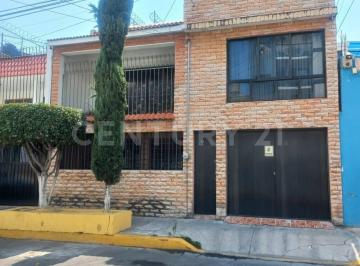 Casa · 230m² · 4 Recámaras · 2 Estacionamientos · Casa en Venta Dr. Alfonso Ortiz Tirado Iztapalapa Cdmx