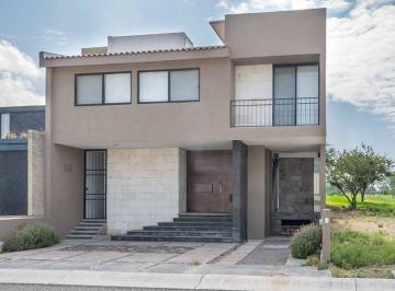 906797dcb46437d2c95d6ccb5226bb028993a2360757e12e5fbd146ed9e85fd3 · Casa en Venta Frente Al Campo de Golf en Zirándaro, San Miguel de Allende