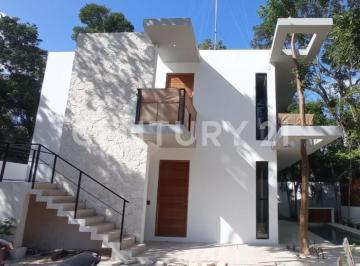 Dúplex · 186m² · 4 Recámaras · 3 Estacionamientos · Casa en Venta, Región 15, Tulum, Quintana Roo.