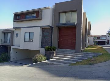 Casa · 345m² · 3 Recámaras · 4 Estacionamientos · Casa en Venta Lomas del Molino León Guanajuato