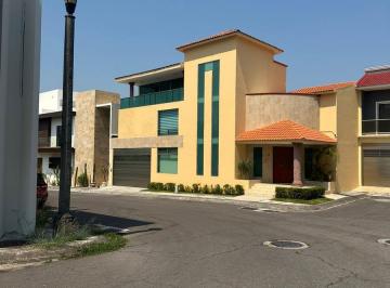 Casa · 489m² · 3 Recámaras · 3 Estacionamientos · Casa en Las Lomas Residencial