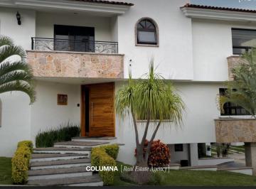 Casa de 4 habitaciones, Zapopan · Casa en Venta en Royal Country
