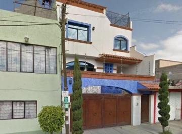 Casa de 4 habitaciones, Nezahualcóyotl · Casa en Remate Ubicada en Cd. Nezahualcoyotl, Metropolitana 3ª Sección