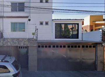 Casa de 3 habitaciones, Toluca · Casa en Remate Ubicada en Toluca de Lerdo, México Las Torres
