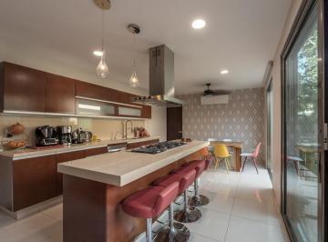Casa · 429m² · 3 Recámaras · 2 Estacionamientos · En Venta Residencia - Casa de Lujo en Fracc. Campestre, Merida