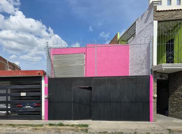 Casa de 3 habitaciones, Tlajomulco de Zúñiga · Casa en Venta en Santa Cruz de Las Flores, Tlajomulco