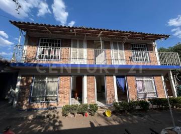 Casa · 207m² · 4 Recámaras · 4 Estacionamientos · Casa en Venta en San Juan Cósala, Jocotepec, Jalisco.