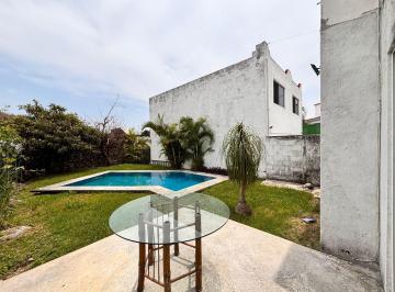 Casa · 220m² · 6 Recámaras · Venta de Dos Casa en Fraccionamiento Villas del Lago Cuernavaca Morelos $8,300,000