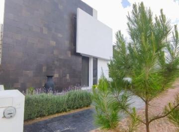 Casa de 4 habitaciones, Morelia · Venta Casa con Terraza y Jardín en Club de Golf Altozano Morelia Cas_5165 Mor/cm