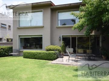 Casa · 480m² · 4 Recámaras · 6 Estacionamientos · Casa en Lomas de Vista Hermosa