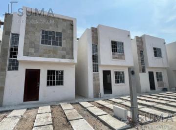 Casa · 87m² · 2 Recámaras · 2 Estacionamientos · Casa con Alcoba en Venta en Fracc. Arecas, Altamira Tamaulipas.