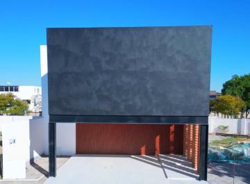 Casa · 353m² · 4 Recámaras · 2 Estacionamientos · Casa - Cascatta