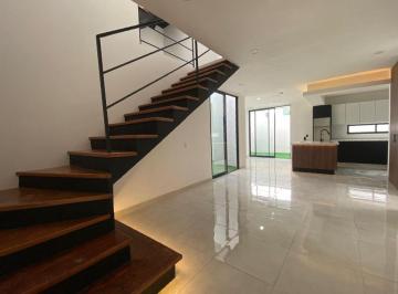Casa · 213m² · 3 Recámaras · 2 Estacionamientos · Casa en Juriquilla