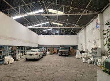 Bodega comercial de 4 habitaciones, Guadalajara · Venta de Bodega y Oficinas en Excelente Estado