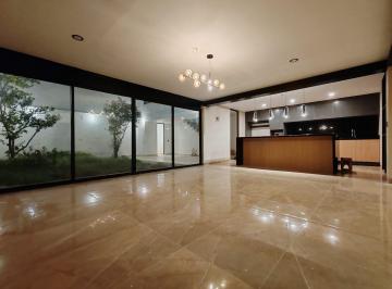 Casa · 400m² · 3 Recámaras · 2 Estacionamientos · Casa en Bosques del Prado Sur