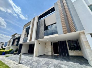Casa · 297m² · 4 Recámaras · 2 Estacionamientos · Casa en La Antigua Cementera
