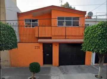 Casa de 3 habitaciones, Azcapotzalco · Aprovecha Casa en Venta en Santa Maria Azcapotzalco