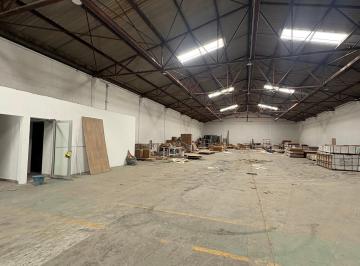 Bodega comercial 1100m² Renta Mitras Norte · Bodega Industrial/comercial