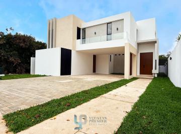 Casa en condominio de 4 habitaciones, Mérida · En Venta Hermosa Residencia de 4 Recamaras en Exclusiva Privada Nortemerida