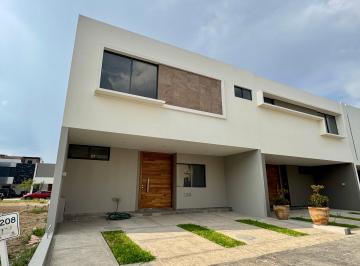 Casa en condominio de 4 habitaciones, Zapopan · Casa en Venta en Altanza Solares