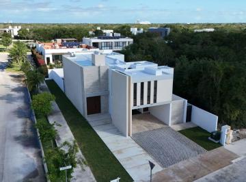 Casa en condominio de 4 habitaciones, Mérida · En Venta Exclusiva Residencia en Esquina de 4 Recamaras en Privada Nortemerida